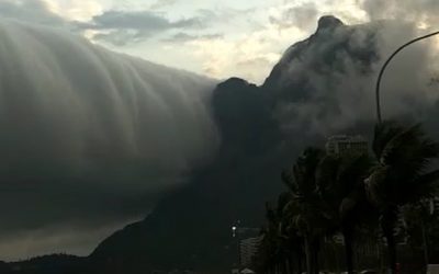 Ipanema beach Rio de Janiero Brazil a couple of days ago.. courtesy of my friend who lives in the district… What kinda name d’ya call THAT cloud? #amazonia